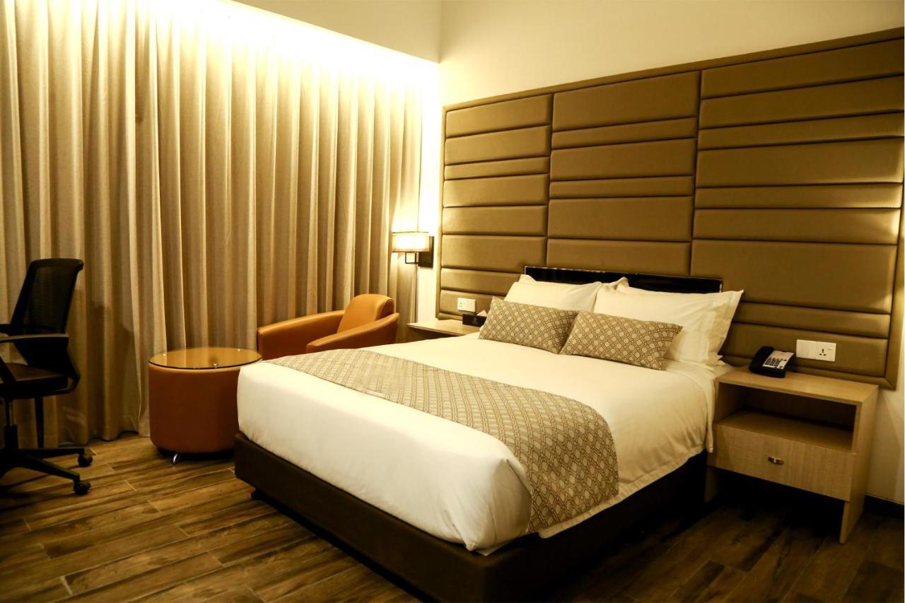 Best Western Sks Chattogram Chittagong Esterno foto