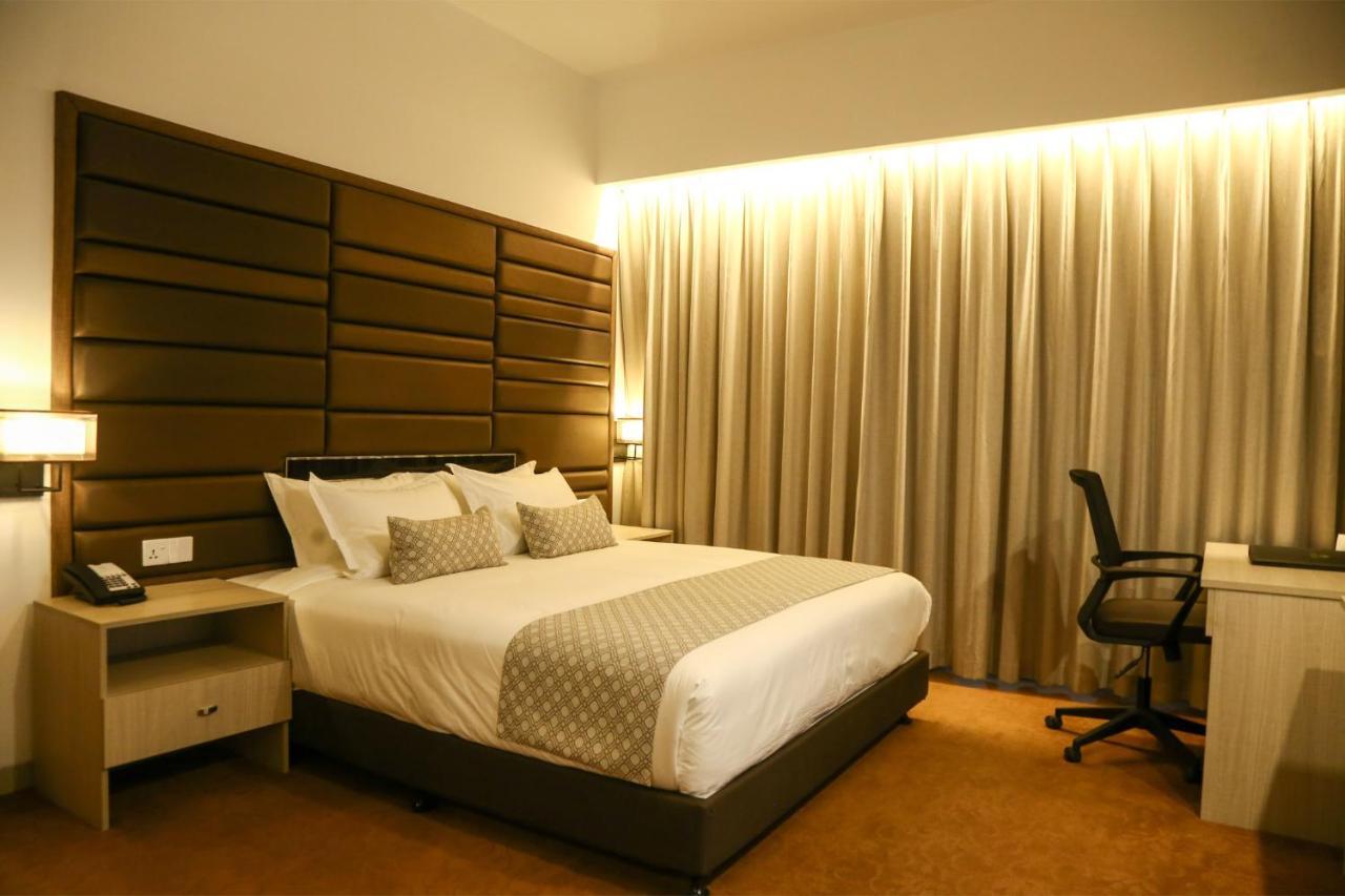 Best Western Sks Chattogram Chittagong Esterno foto