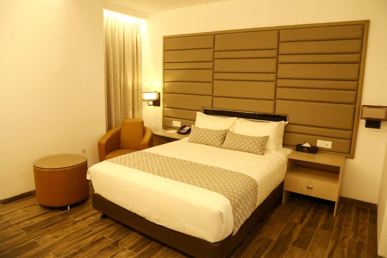 Hotel Best Western Sks Chattogram Chittagong Esterno foto