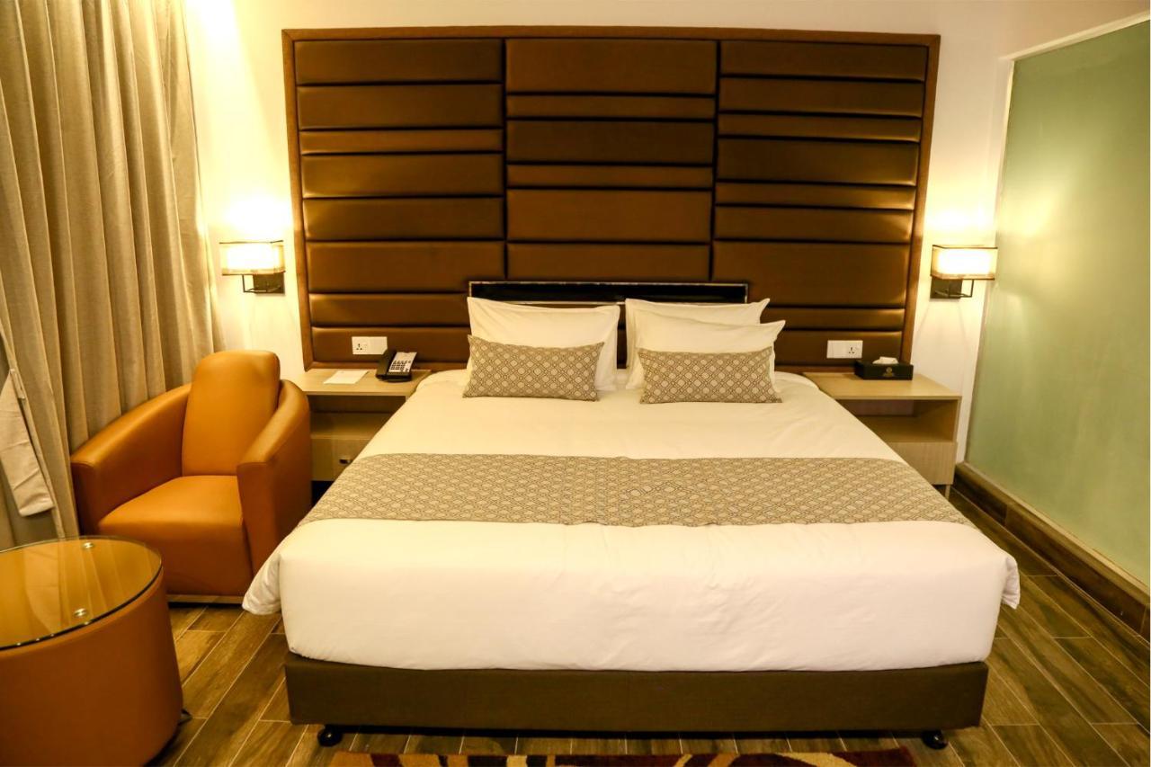 Hotel Best Western Sks Chattogram Chittagong Esterno foto