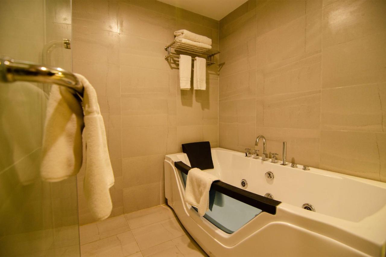 Best Western Sks Chattogram Chittagong Esterno foto